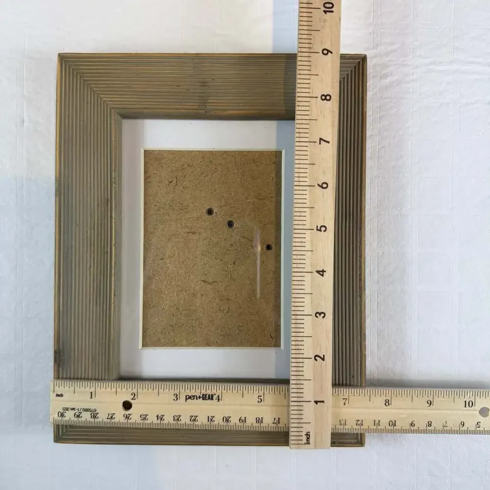 Wilton Industries Ribbed Barnwood Frame 5x7*
